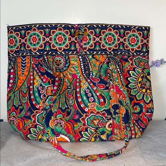 Vera Bradley, very large tote “Get Carried Away” pattern. Like new. - Picture 1 of 7